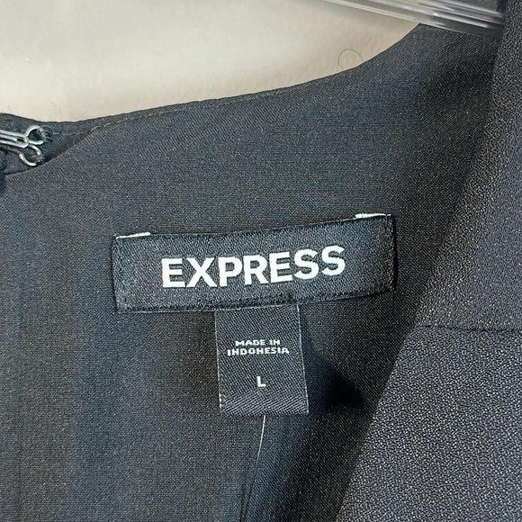NWT Express V-Neck Faux Wrap Pleated Sheath Dress Black Size L - Picture 12 of 14